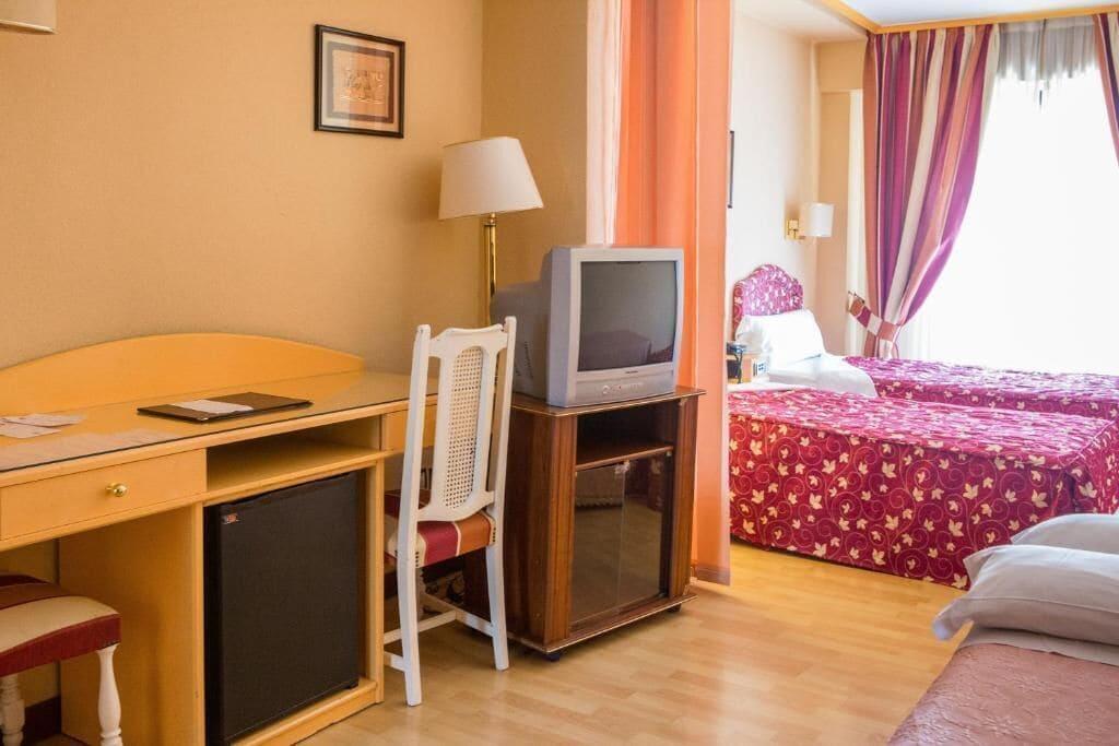 Hotel Tibur Zaragoza Ngoại thất bức ảnh