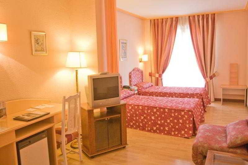 Hotel Tibur Zaragoza Ngoại thất bức ảnh