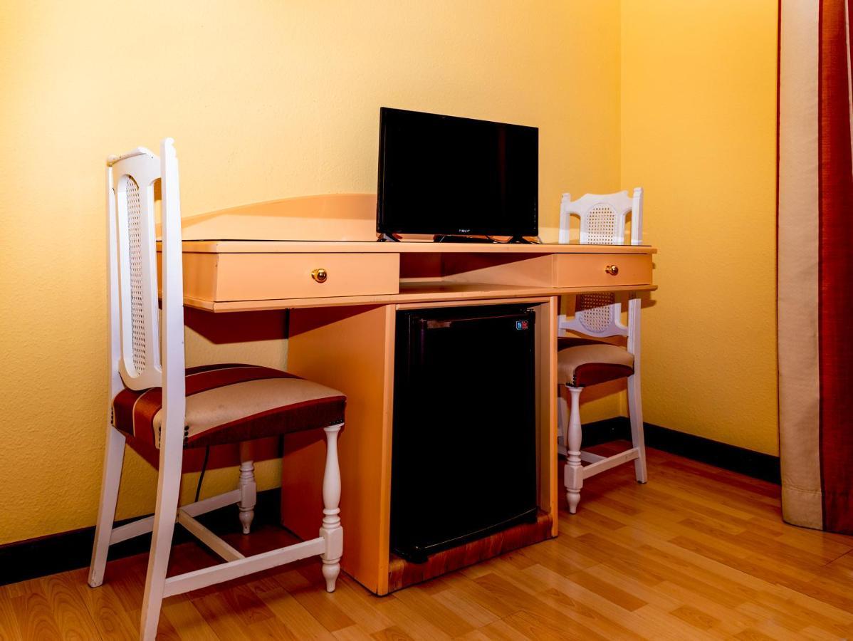 Hotel Tibur Zaragoza Ngoại thất bức ảnh