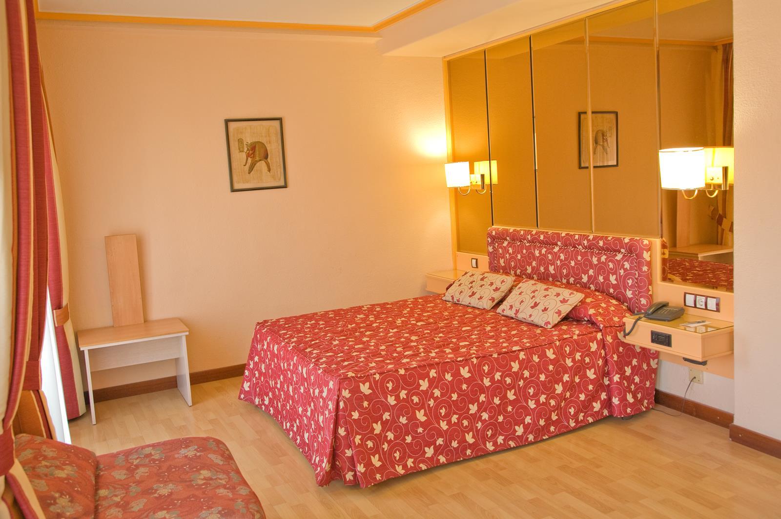 Hotel Tibur Zaragoza Ngoại thất bức ảnh