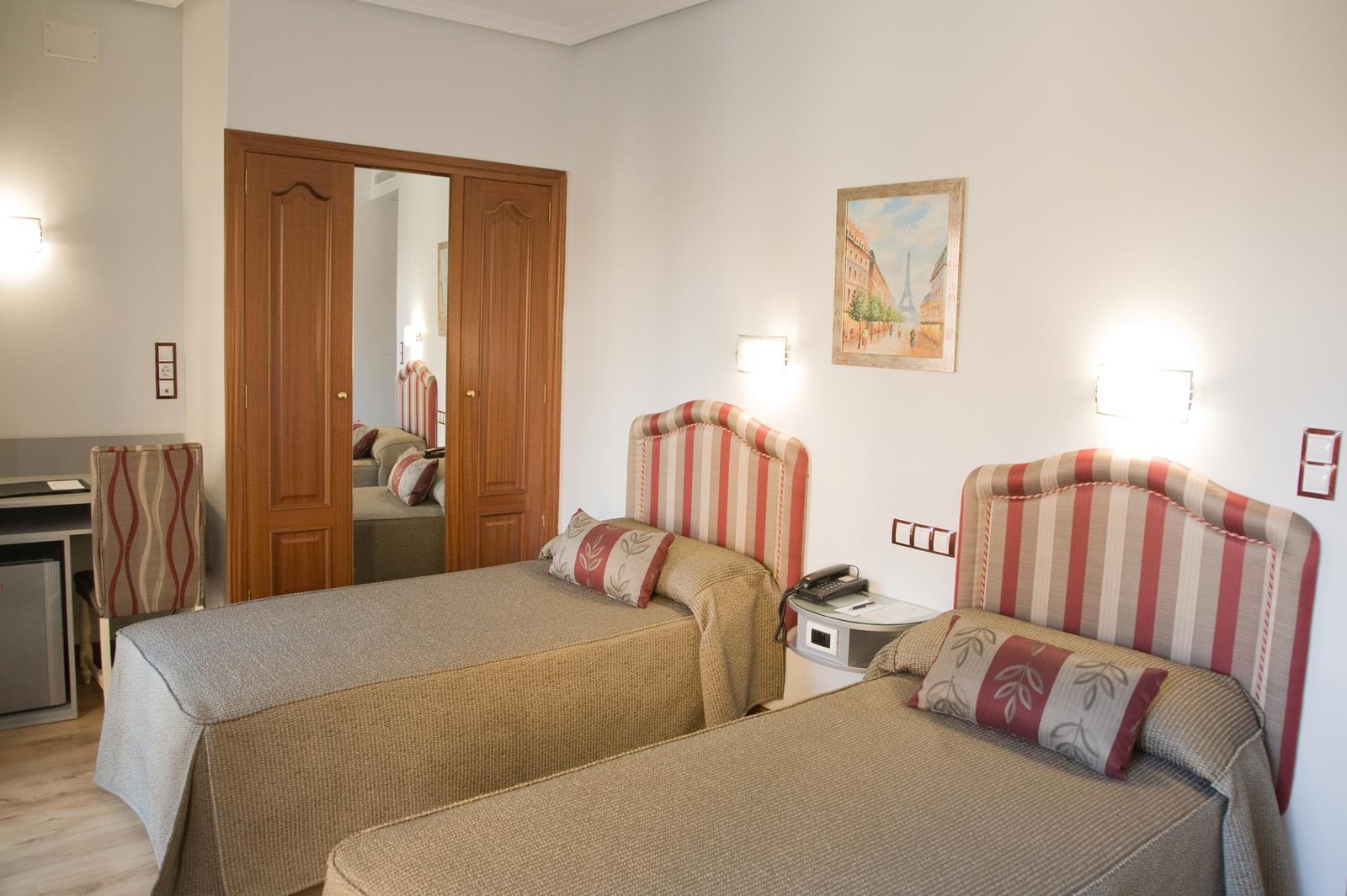 Hotel Tibur Zaragoza Ngoại thất bức ảnh